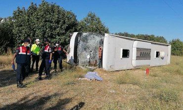 Автобус с украинскими туристами перевернулся в Турции: 49 людей пострадали, водитель скончался там же 