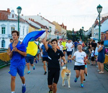 Всеукраїнський рекорд в Ужгороді присвятили Дню Незалежності