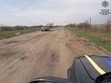 Полиция инспектирует улично-дорожную сеть на Закарпатье