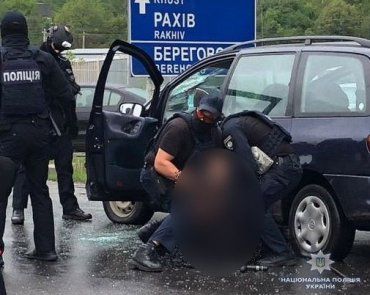 Поліція повідомила подробиці спецоперації в Мукачеві: затримували наркозбувачів