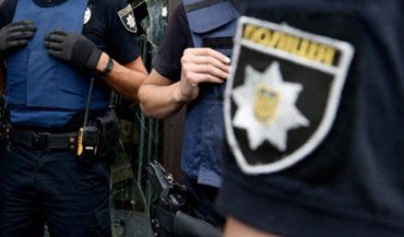 Беженцы, внимание!: В Закарпатье орудуют мародёры под видом полицейских
