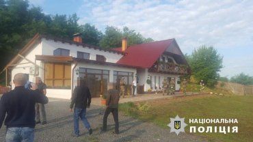 Спецоперация в Закарпатье: Обыскивают дома преступной группы 