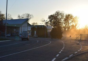 УВАГА! Сусідка Закарпаття Угорщина обновляє дорожнє покриття зі свого боку у ПП "Тиса-Захонь" — перетнути кордон стане важче