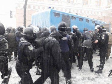 В Киеве Нацгвардия задержала 50 человек во время зачистки палаточного городка