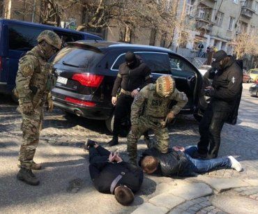 В Ужгороді вилучені правоохоронцями автомобілі-двійники — у великій пошані серед суддів