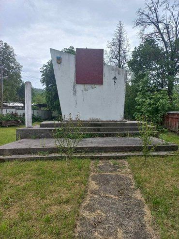 В Закарпатье демонтировали памятники советскому солдату