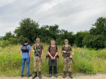 "Руссо туристо" задержали на границе в Закарпатье ЕС (ФОТО)
