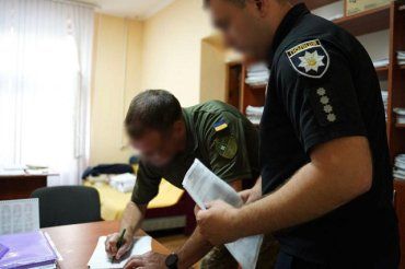 Набросившийся в Ужгороде на женщину бухой офицер ТЦК уволен