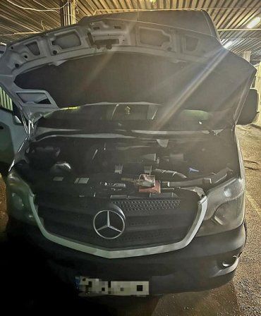 В Закарпатье на границе задержали мужчину на "левом" Mercedes