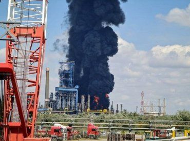  В Румынии на нефтеперерабатывающем заводе Petromidia произошел сильный взрыв