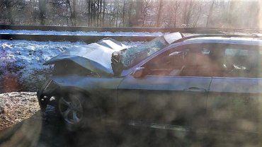 ДТП в Закарпатье: Передки у обоих авто неслабо помяло, есть травмированные 