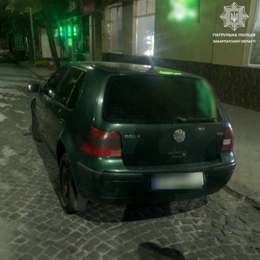 В Закарпатье неадекват на VW сам нашел себе проблемы
