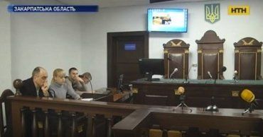 Не хватает судей, дело передали во Львов: Врача из Хуста обвиняют в смерти матери 3 детей