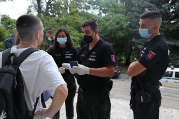 В Словакии полиция пресекла незаконное проживание 15 иностранцев по подделиным документам.