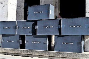 В Закарпатье приехали еще 8 комплексов Starlink 