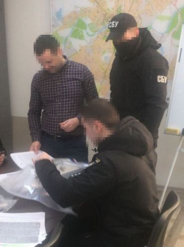 Схема на капремонте: Подкатили подробности по обыскам в горсовете Ужгорода