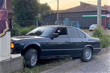 С АЗС угнали BMW: В Закарпатье приключения автовора закончились в изоляторе