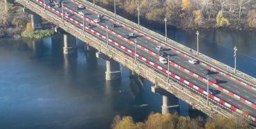 В сети показали, ужасное состояние моста Патона в Киеве
