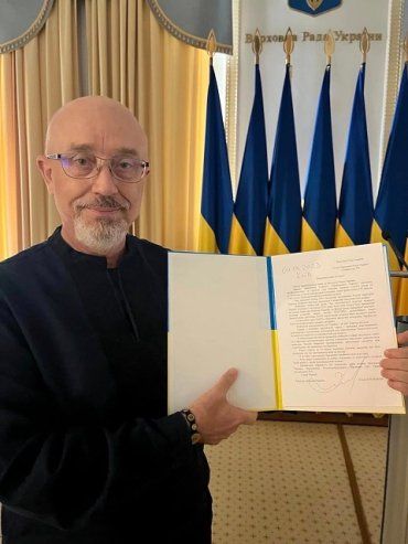 Министр обороны Украины подал заявление об отставке, его место может занять Рустем Умеров