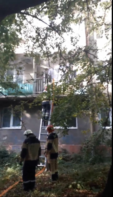 Как в Ужгороде ликвидировали пожар в квартире пятиэтажного дома