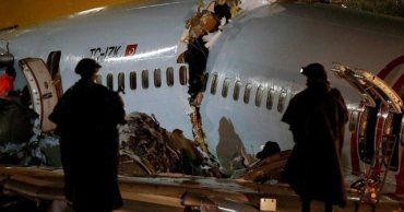 При посадке в Индии развалился самолет авиакомпании Air India с двумя сотнями пассажиров