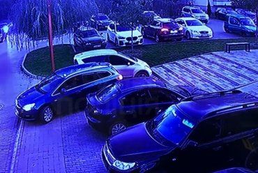 В Ужгороде не задалась парковка у пьяного на Opel