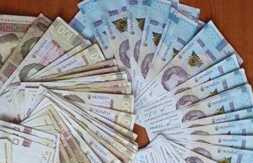 Житель Берегово получил в банкомате вместо 4-х - 40 тысяч гривен