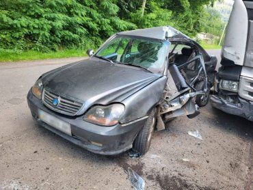 40-летняя водитель погибла в сокрушительной аварии с грузовиком в Закарпатье