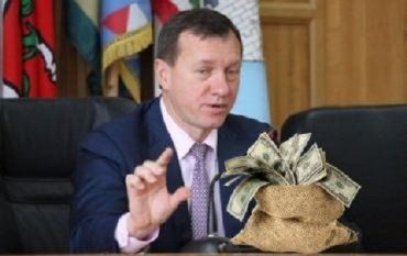 Мэр Ужгорода Андріїв вошел в ТОП-10 чиновников с самыми высокими зарплатами