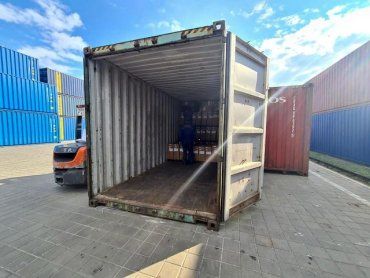 В Киеве таможня перехватила у контрабандистов 4 контейнера с высоколиквидным товаром 