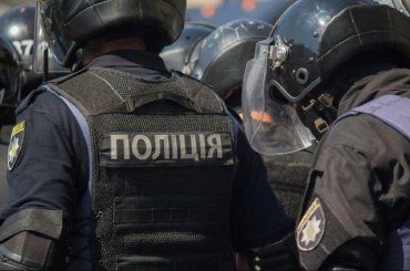 Национальную полицию Украины вооружают электрошокерами