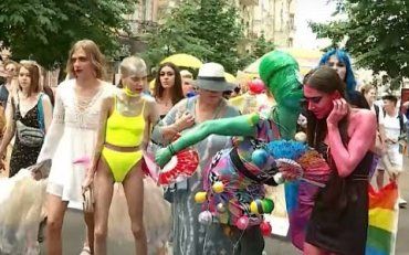 "Бунтуй, люби, права не отдавай": В Киеве прошел Марш равенства 