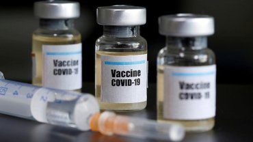 В "Слуге народа" рассказали, когда вакцина от COVID-19 появится в свободной продаже 