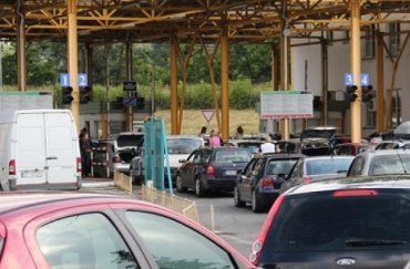 Госпогранслужба сообщает о количестве машин перед КПП с Венгрией, Словакией, Румынией 