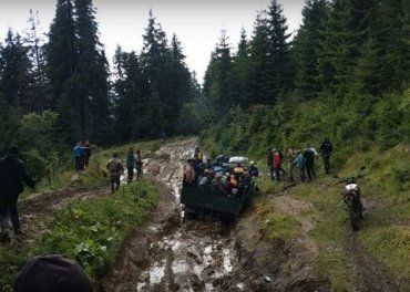 Не пройти и не проехать: Что готовят горные дороги в Закарпатье для туристов 