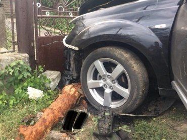 Правоохранители Ужгородского района устанавливают обстоятельства аварии со смертельным исходом в с. Малая Добронь.