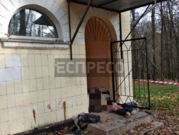 Второе убийство в Голосеевском парке: Мертвую девушку обнаружили возле уборной ресторана в Киеве