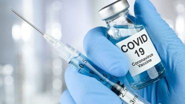 В Украине планируют вакцинацию третьей дозой прививки от коронавируса