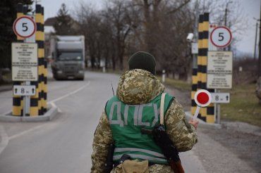 В Закарпатье на границе очереди есть на 3 КПП: данные на 18 часов
