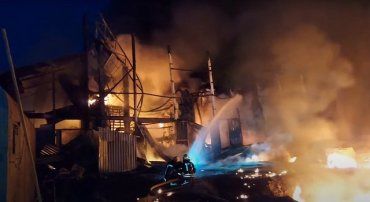 В Харькове на заводе мощный взрыв разнес здание, есть жертвы - жуткие кадры с места 