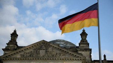 Германия ужесточает правила выплаты пособий беженцам