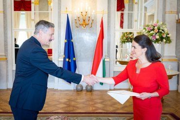 Новому послу Венгрии в Украине дали ЦУ помнить об интересах венгров Закарпатья 