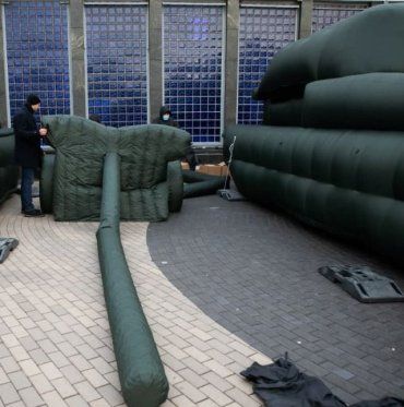 Кличко для защиты от агрессора ввел в Киев танки