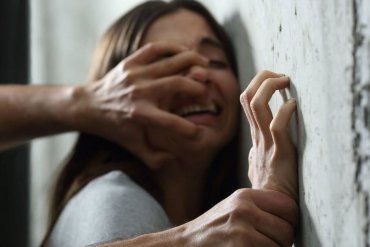 В Закарпатье 15-летний социопат изнасиловал девушку намного старше себя 