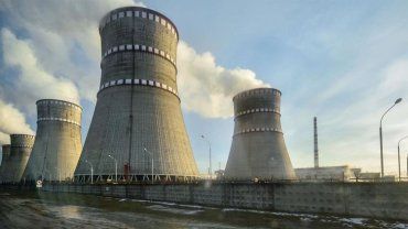 Несколько энергоблоков атомных станций (а именно АЭС дают самую дешевую электроэнергию) ставят на "стоп"