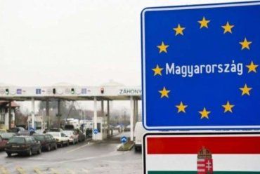 Час "Х" на кордоні з Угорщиною проб’є за 10 годин: автомобілі все прибувають та прибувають!