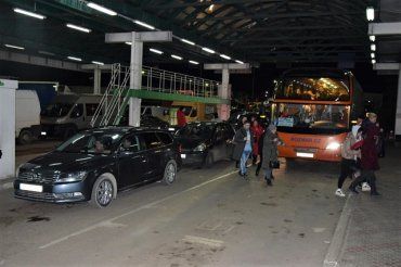 Сколько авто в очередях на границах в Закарпатье: Данные на утро 9 марта