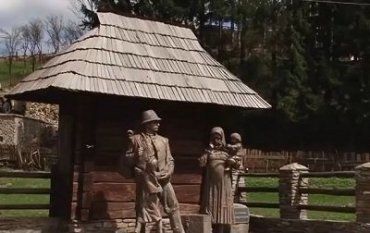 Памятник заробитчанам в Колочаве