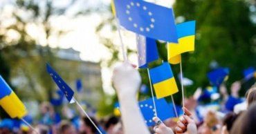 ЕК рекомендует предоставить Украине статус кандидата в члены ЕС, необходимые шаги