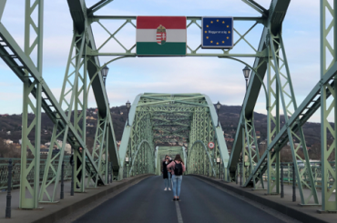 Правительство Венгрии смягчает карантин: Открытие границ и отмена комендантского часа
